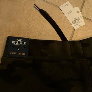 Hollister men’s skinny fleece camo joggers